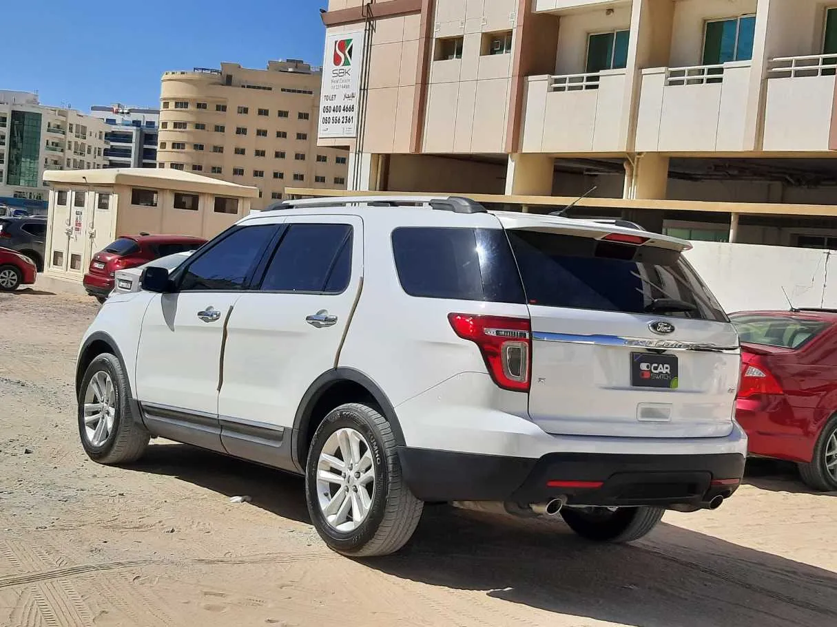 Car image 7