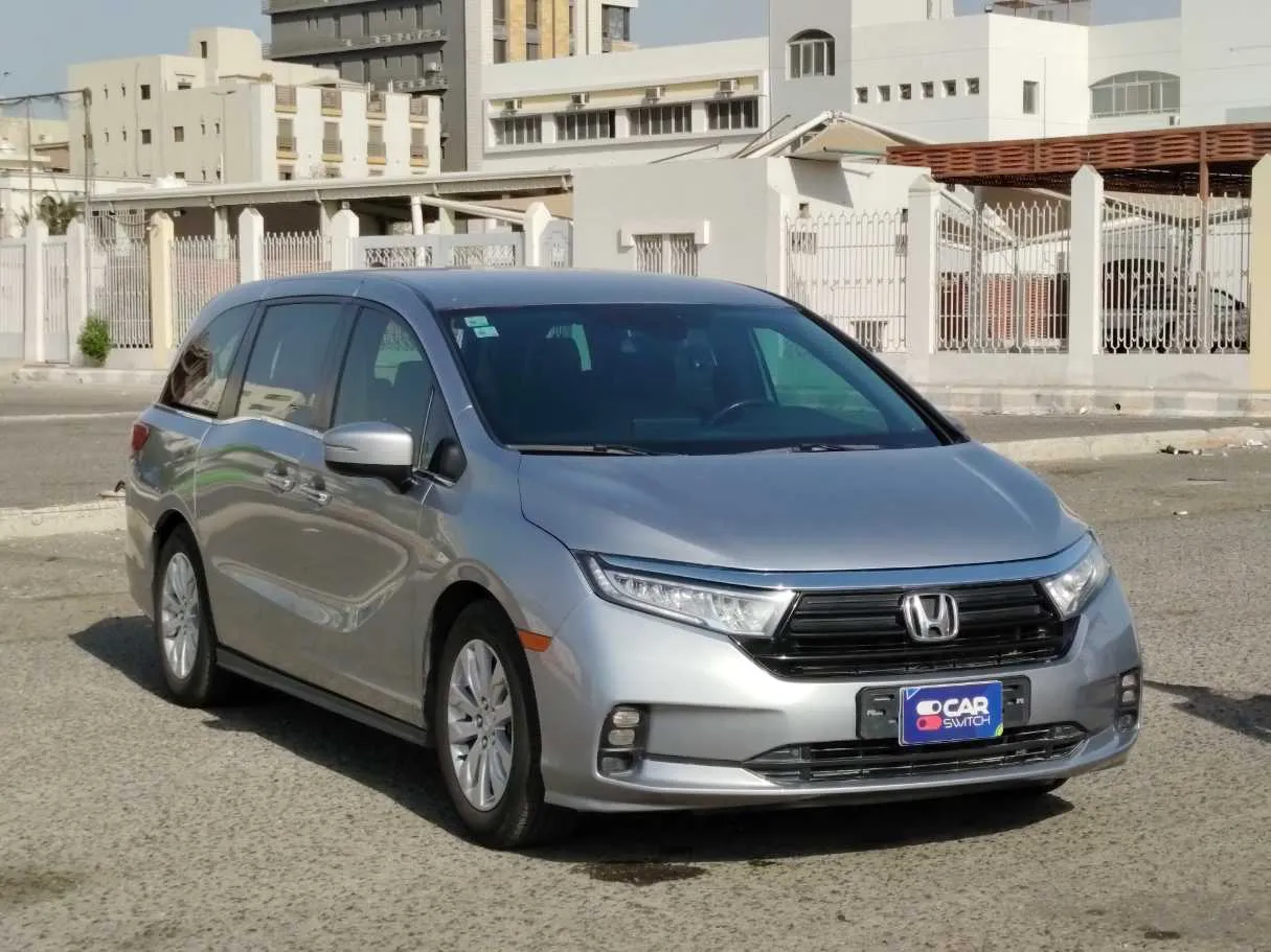 Car image 3