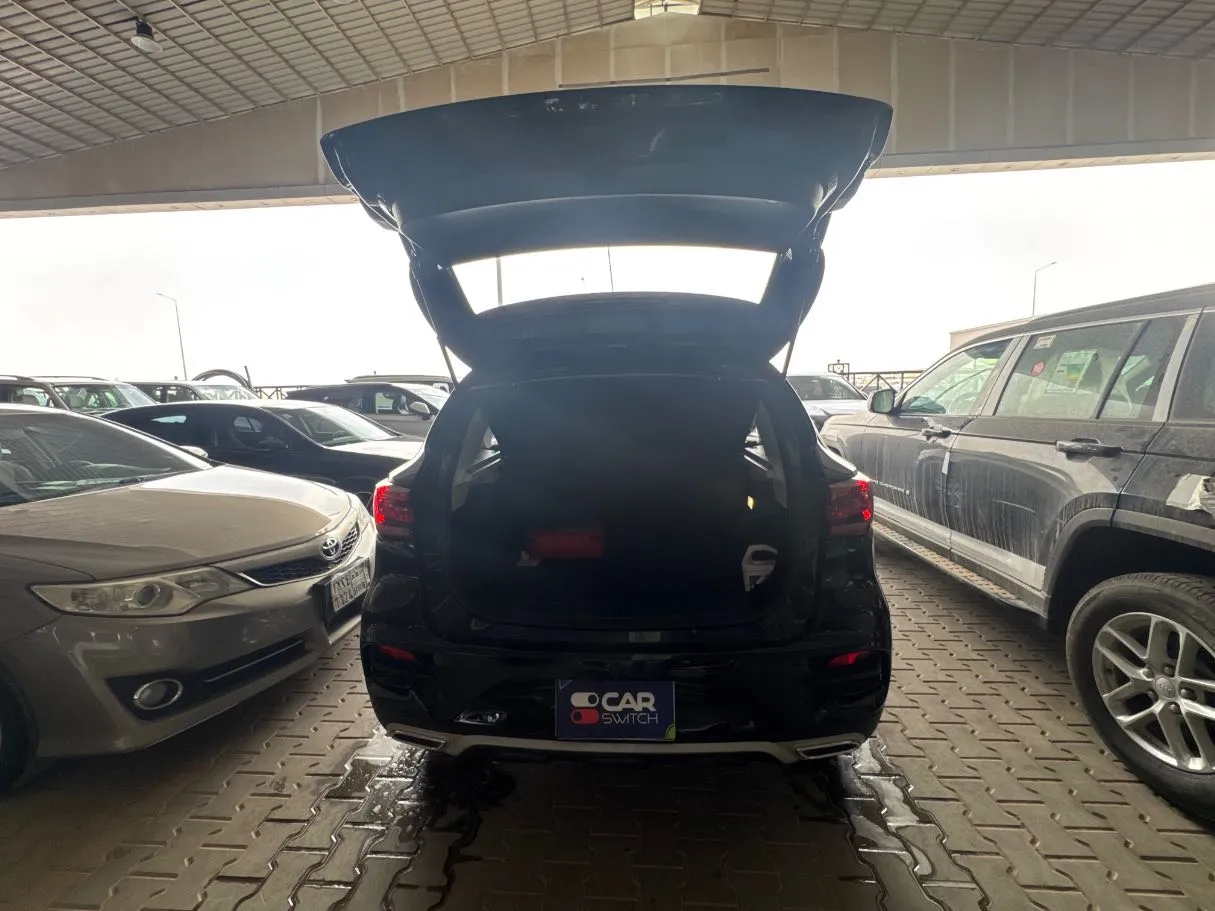 Car image 17