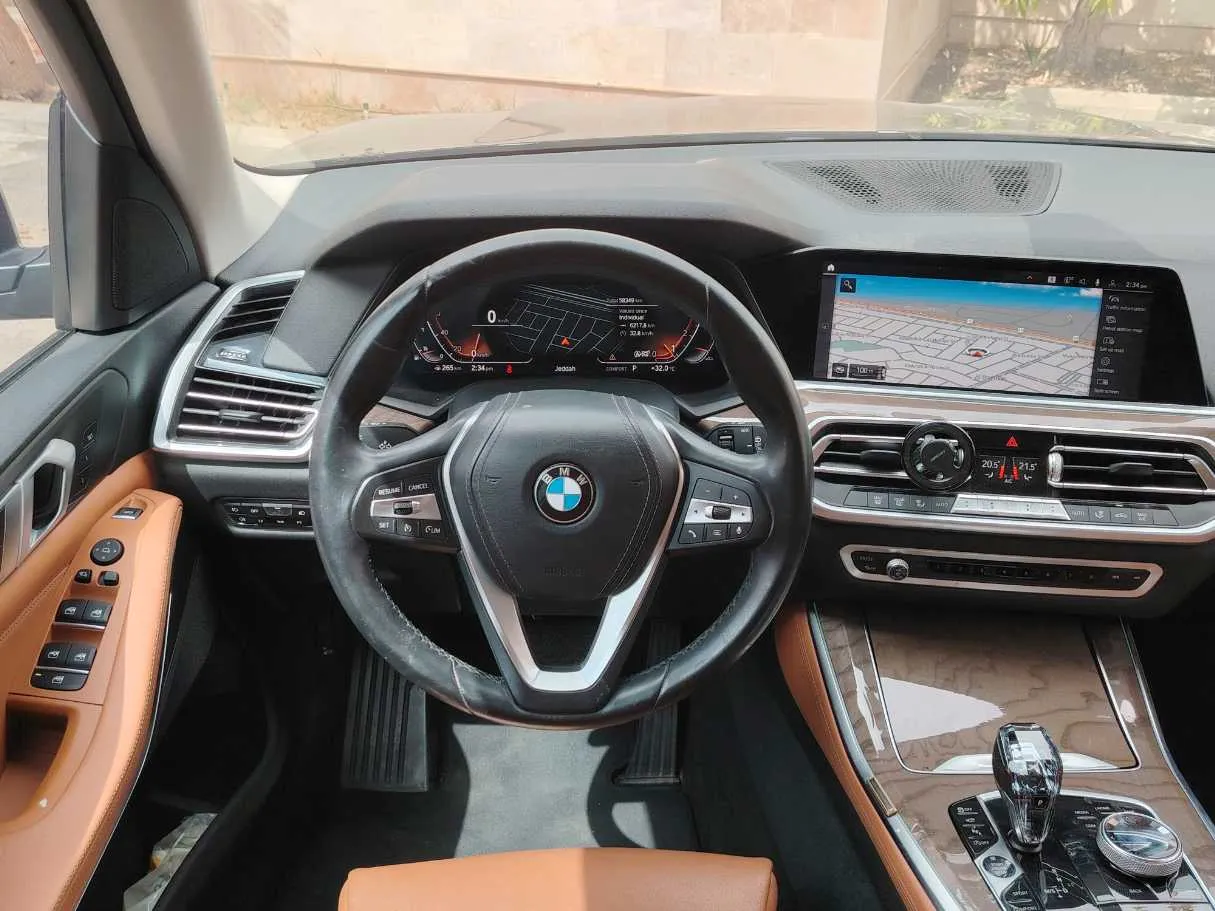 Car image 23