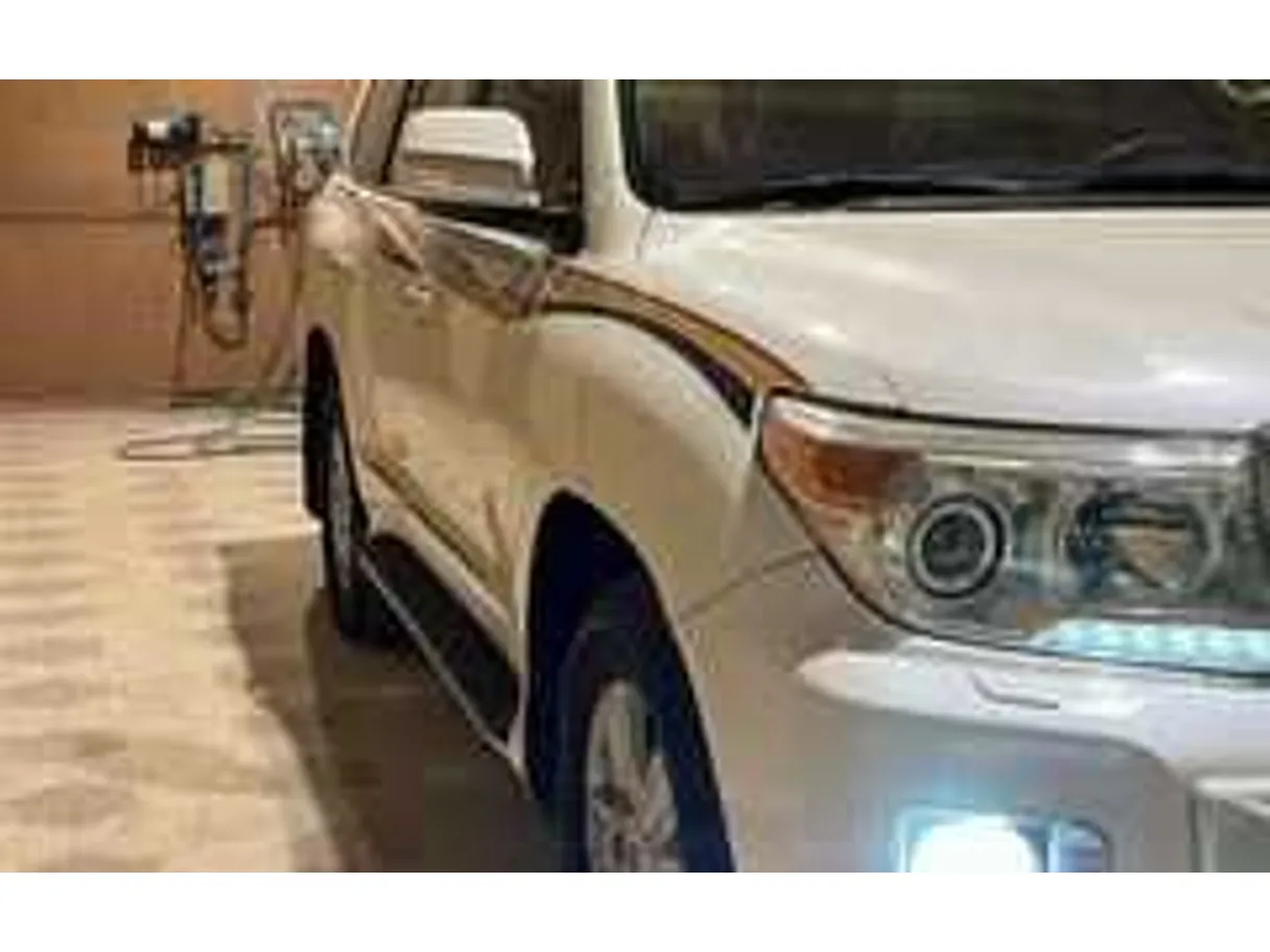 Car image 35