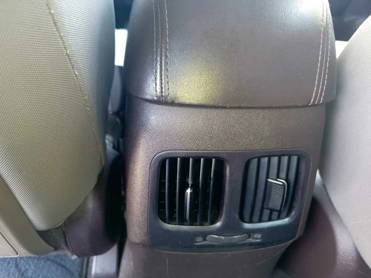 Car image 29