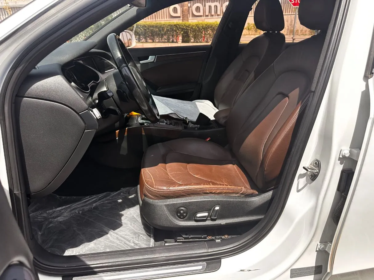 Car image 13