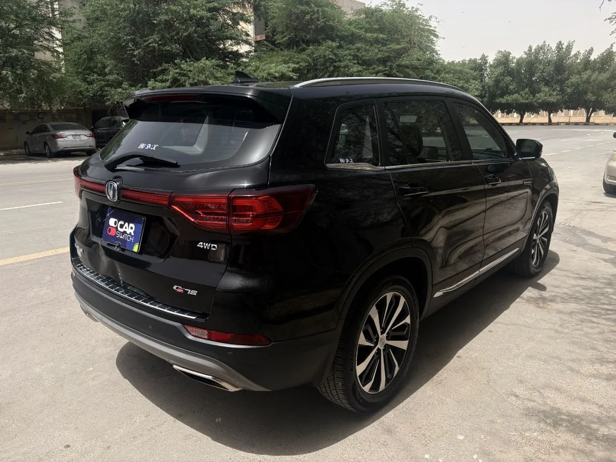 Car image 5