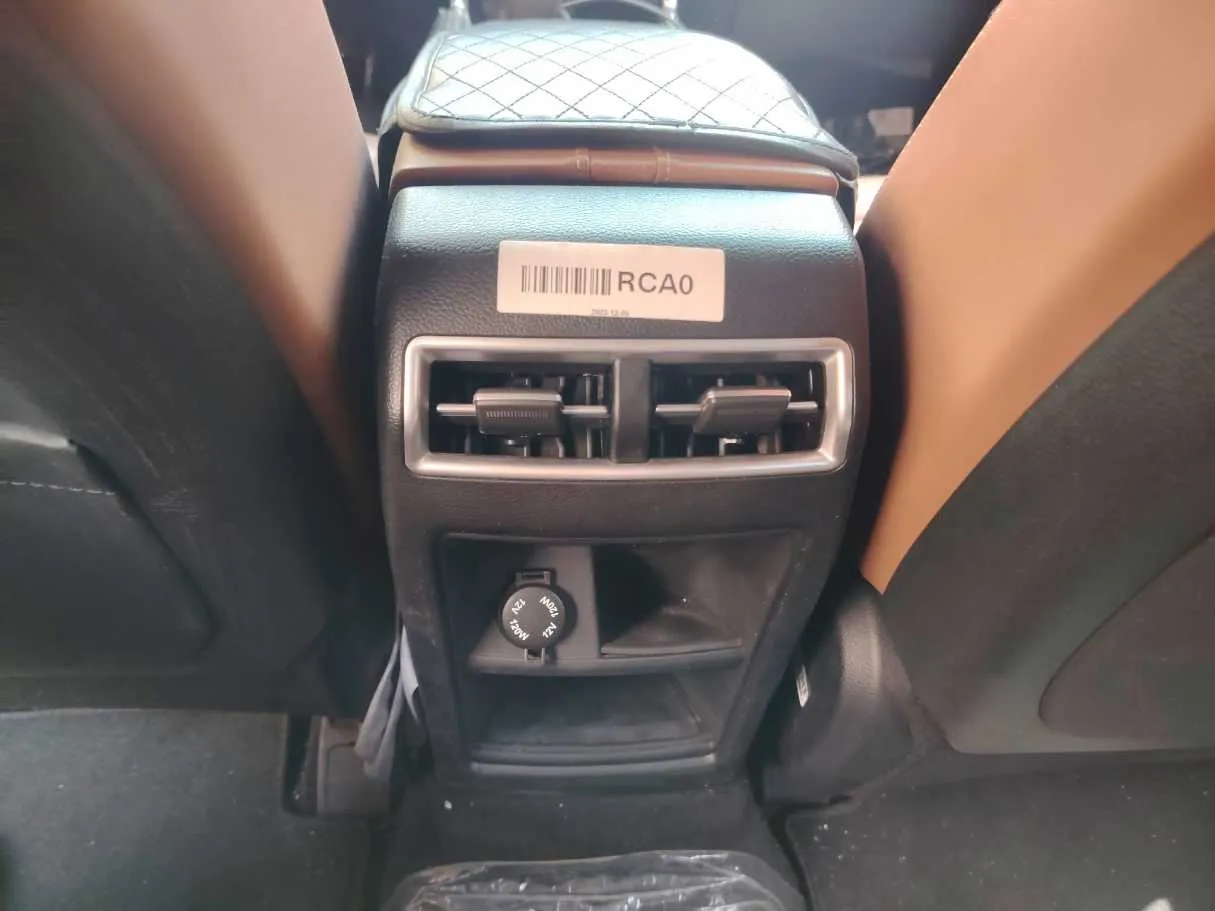 Car image 43
