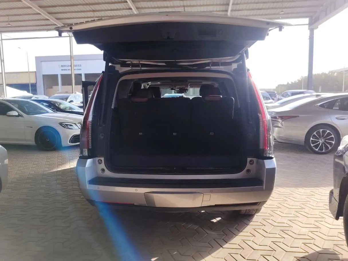 Car image 21