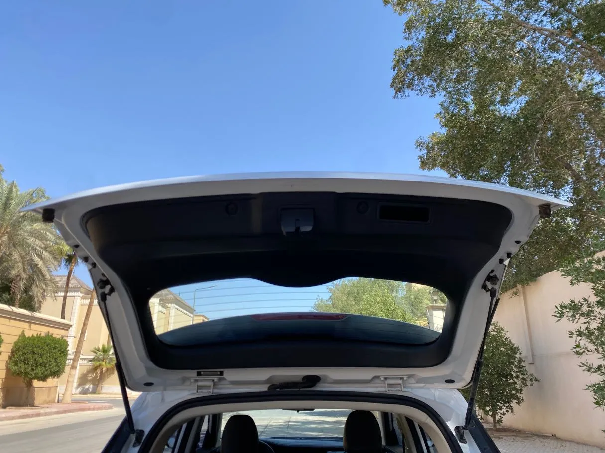Car image 20