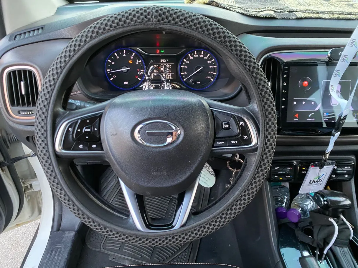 Car image 16