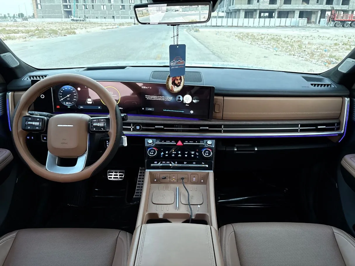 Car image 18