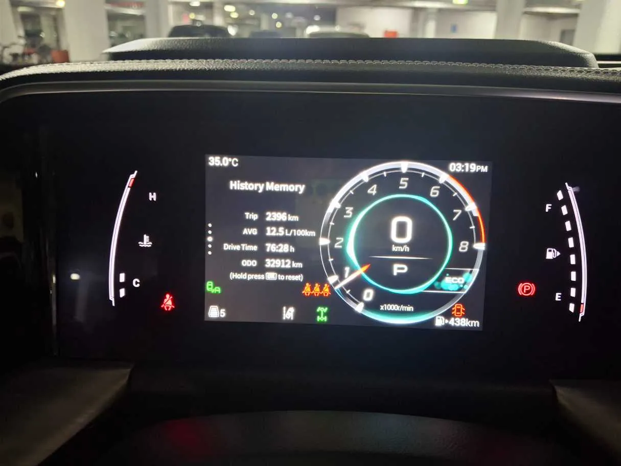 Car image 11
