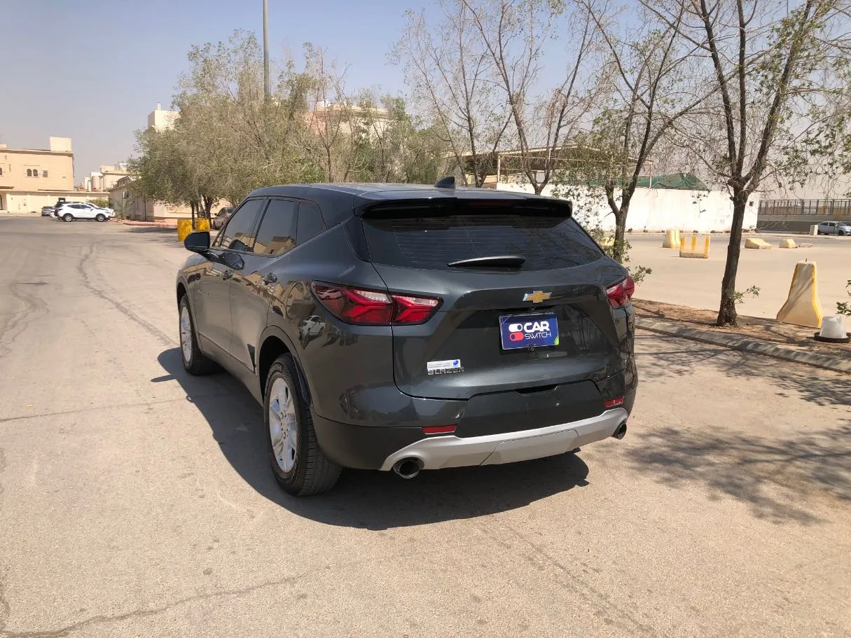 Car image 7