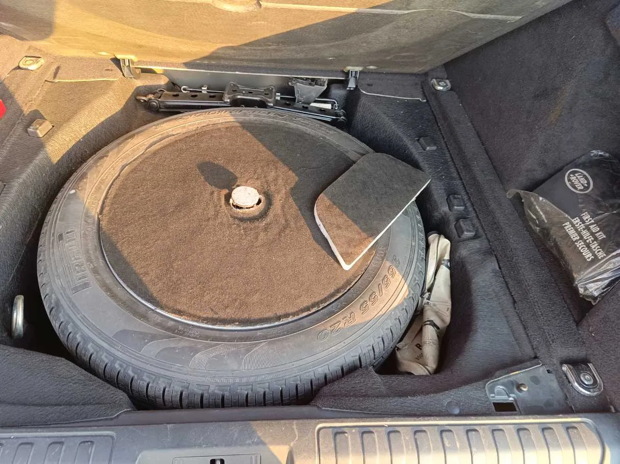 Car image 34
