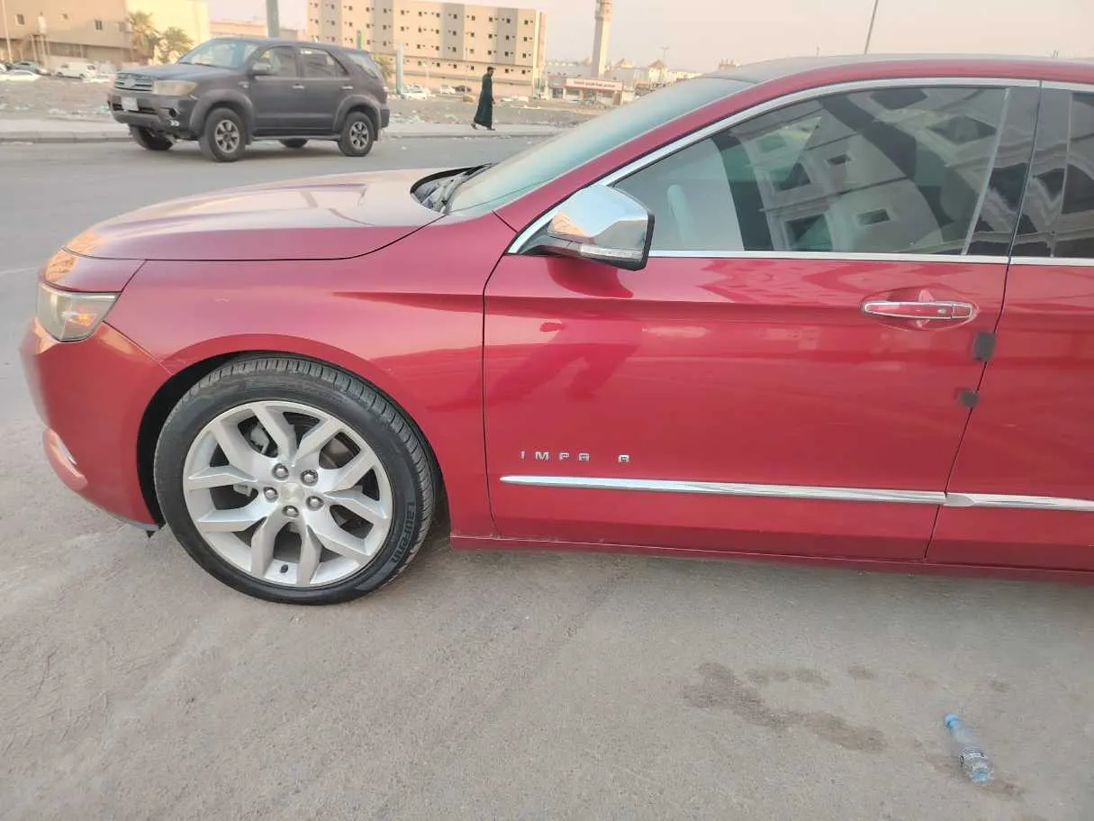 Car image 9
