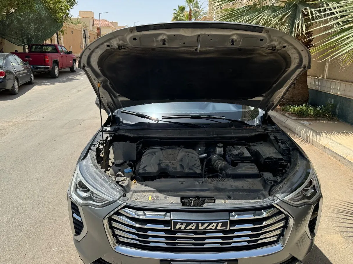 Car image 25