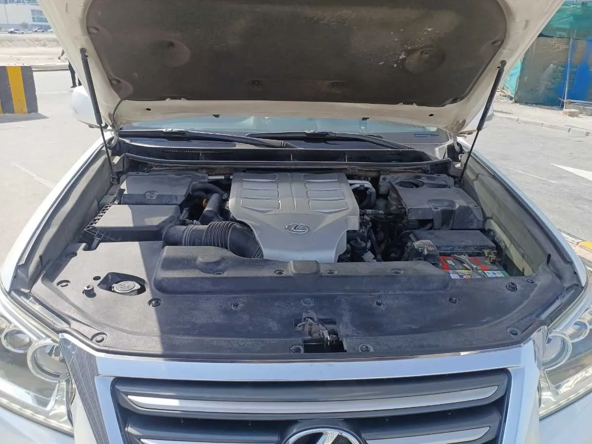 Car image 26