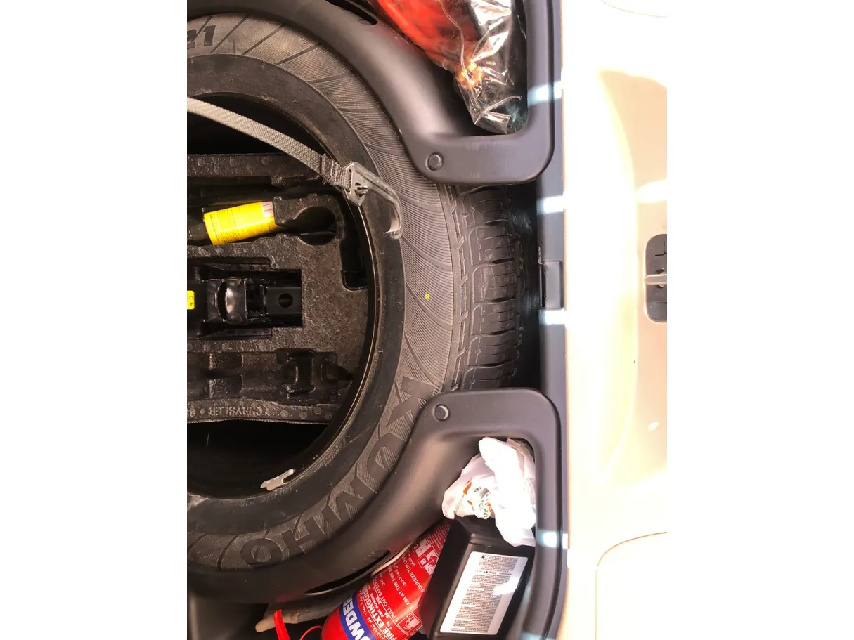 Car image 24