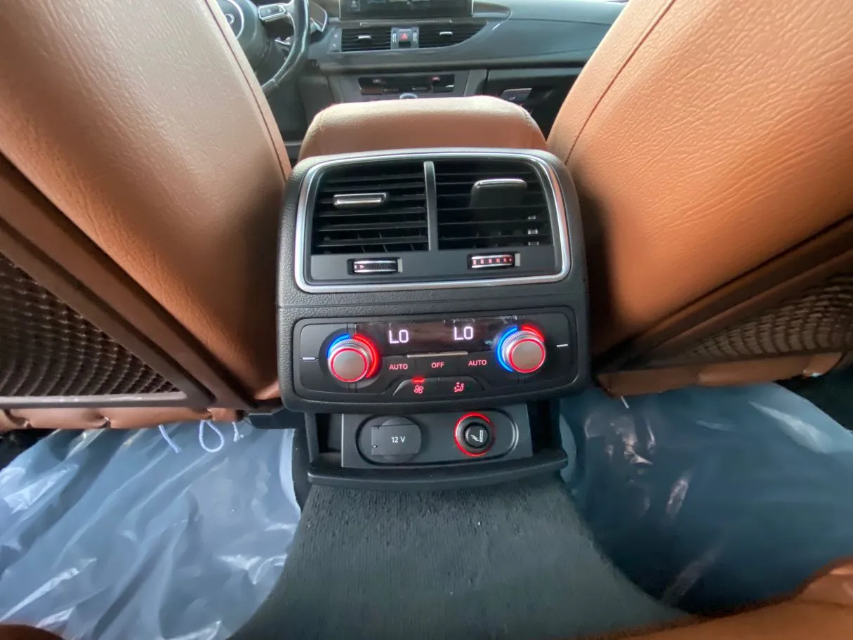 Car image 24