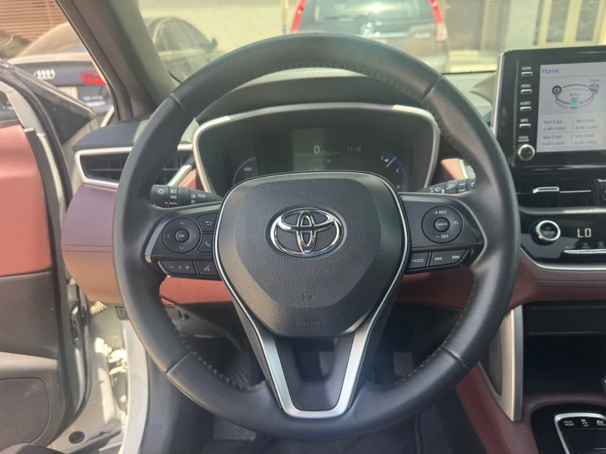 Car image 17
