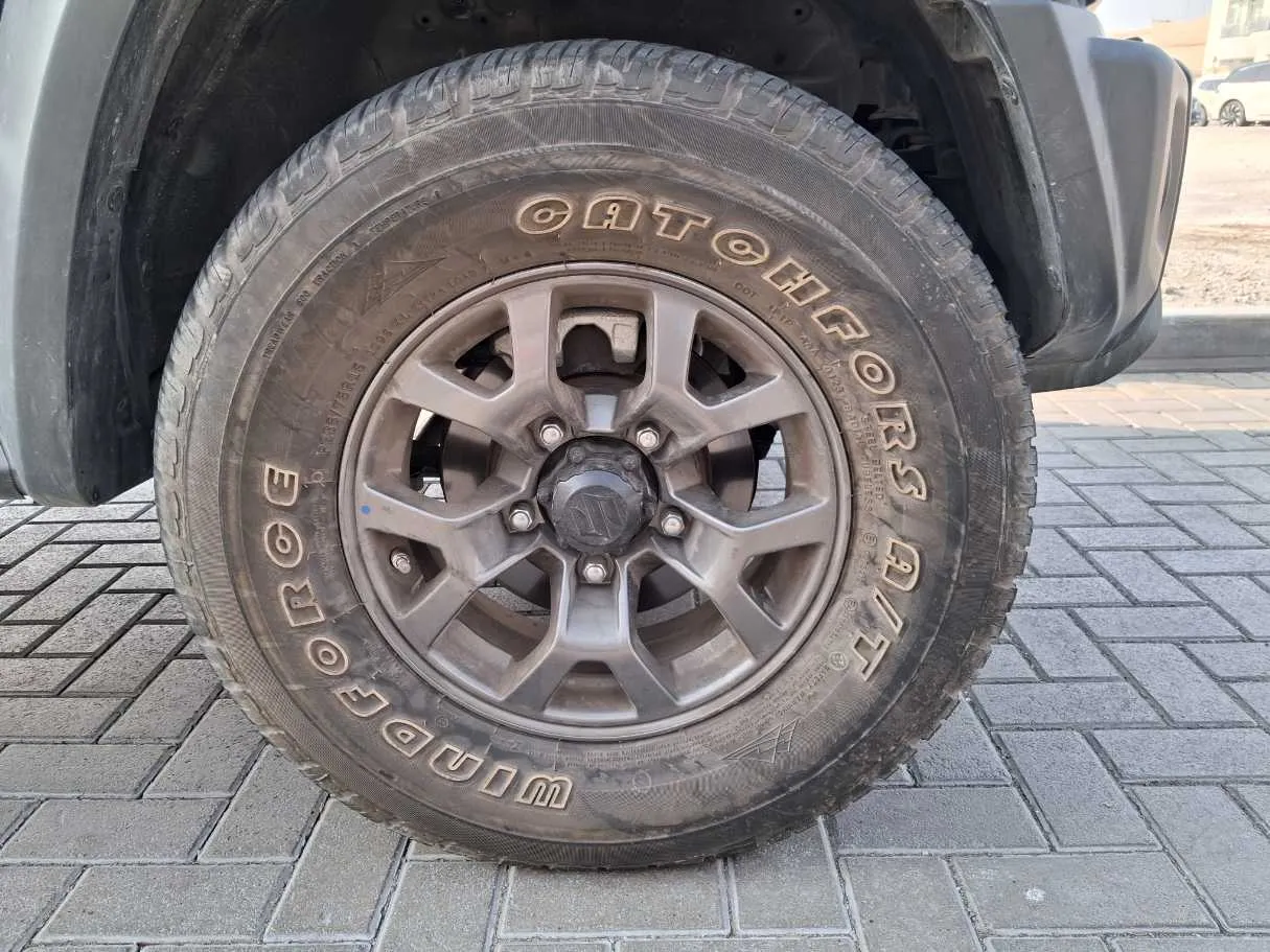 Car image 9