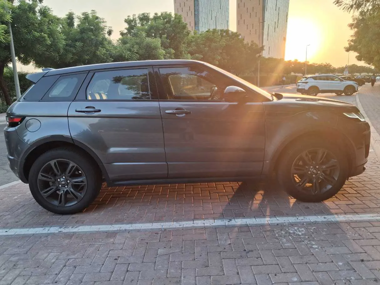 Car image 8