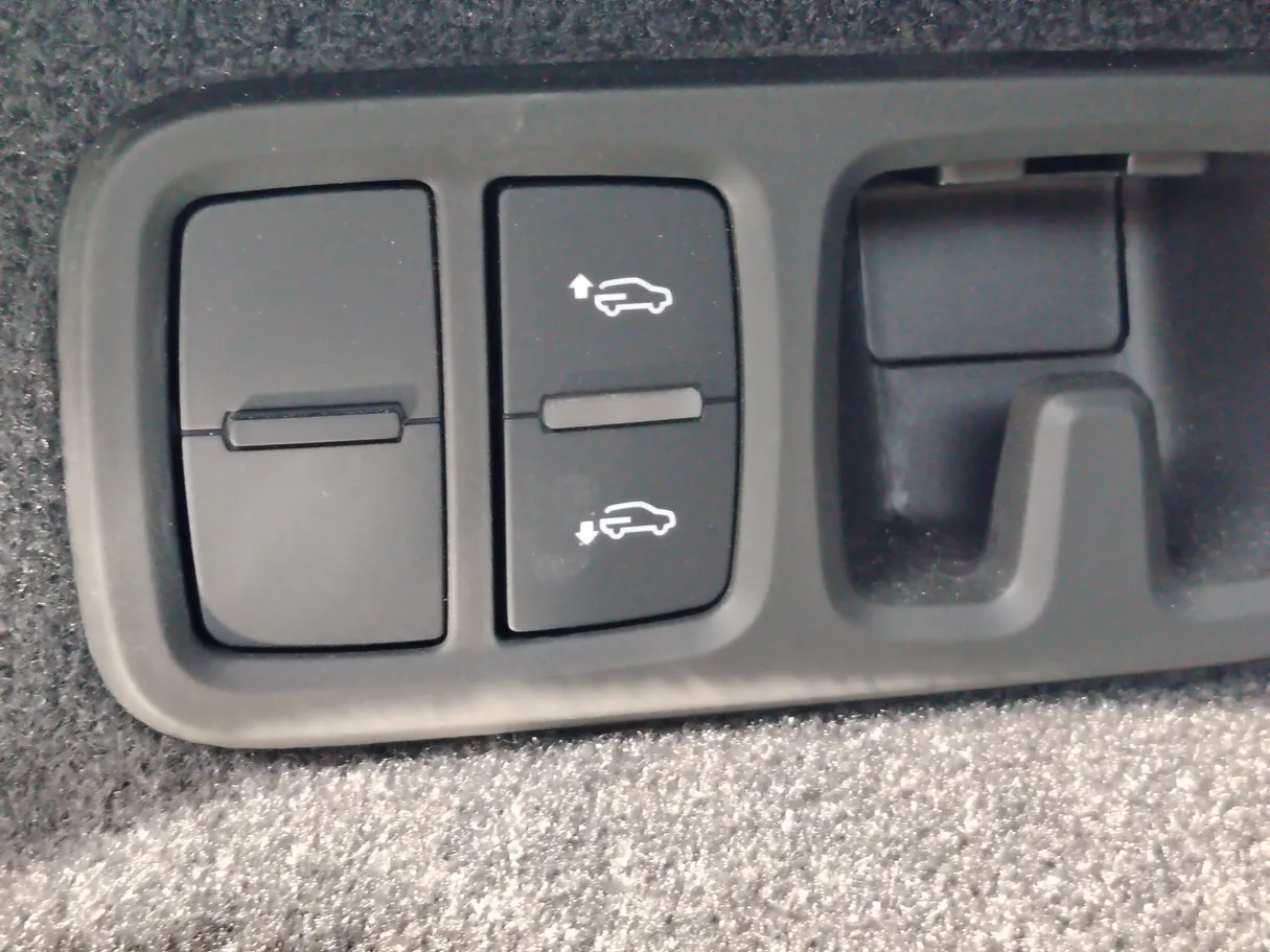 Car image 35