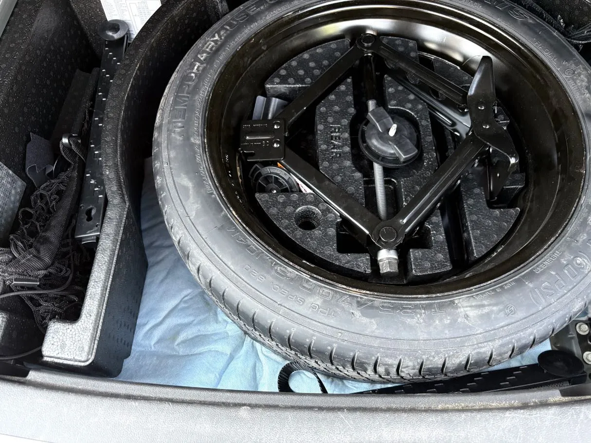 Car image 29