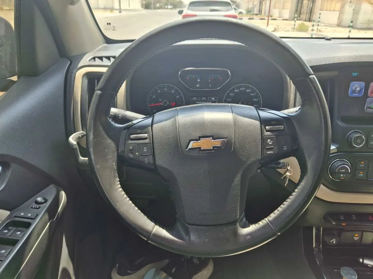 Car image 17