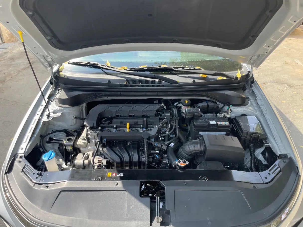 Car image 25