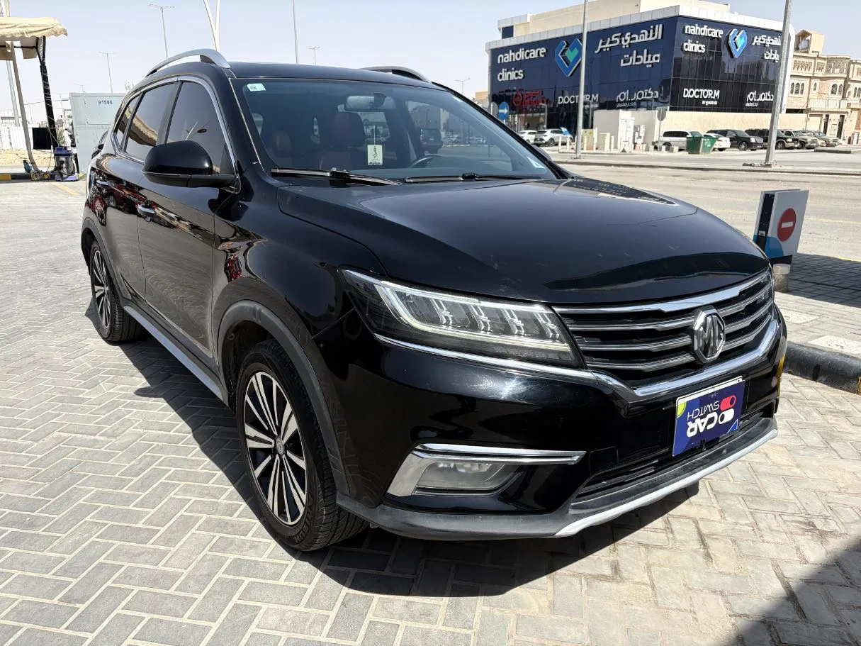 Car image 3