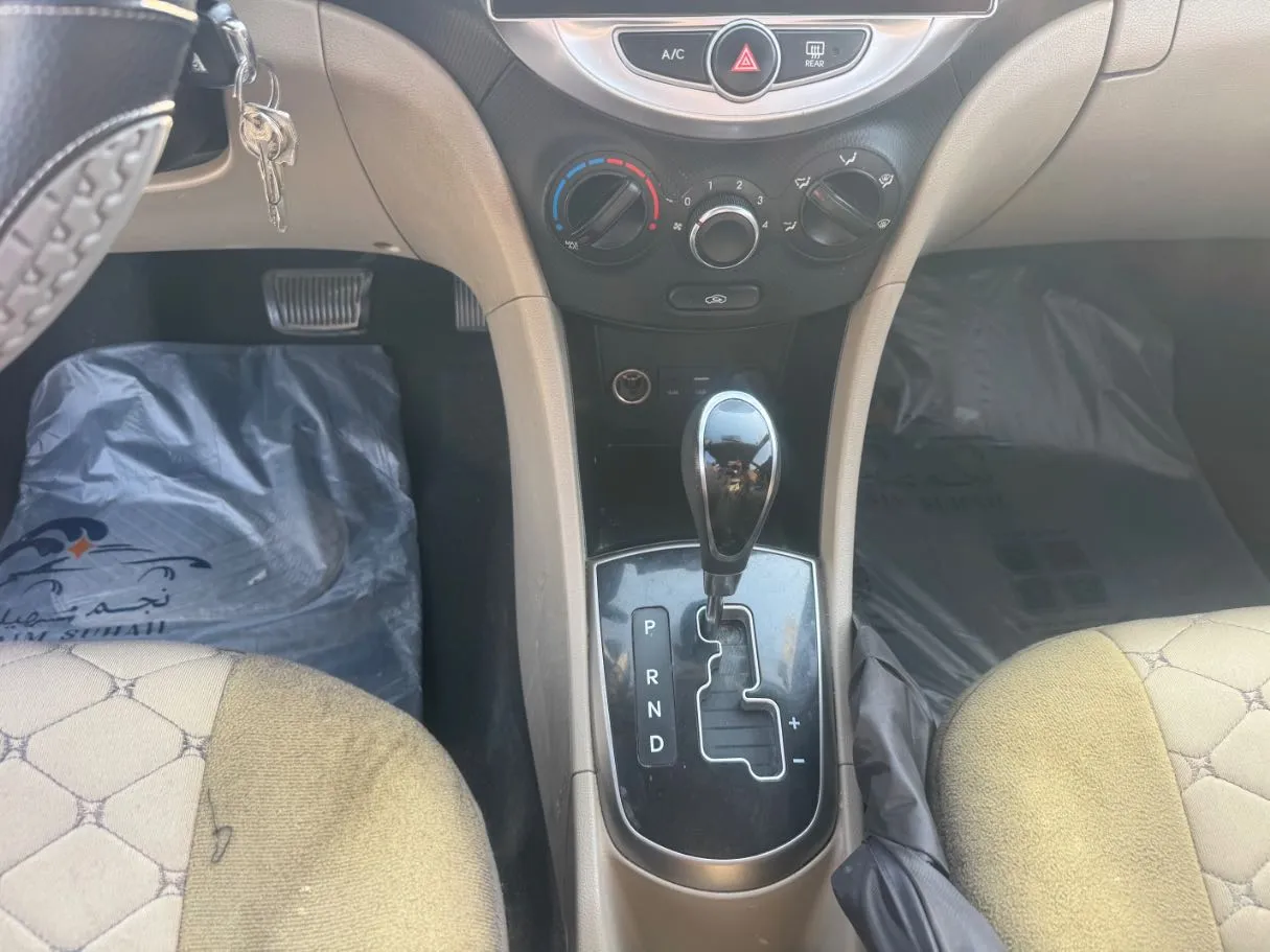 Car image 15