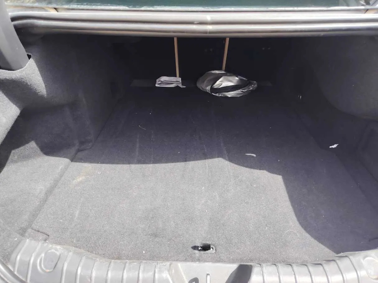 Car image 27