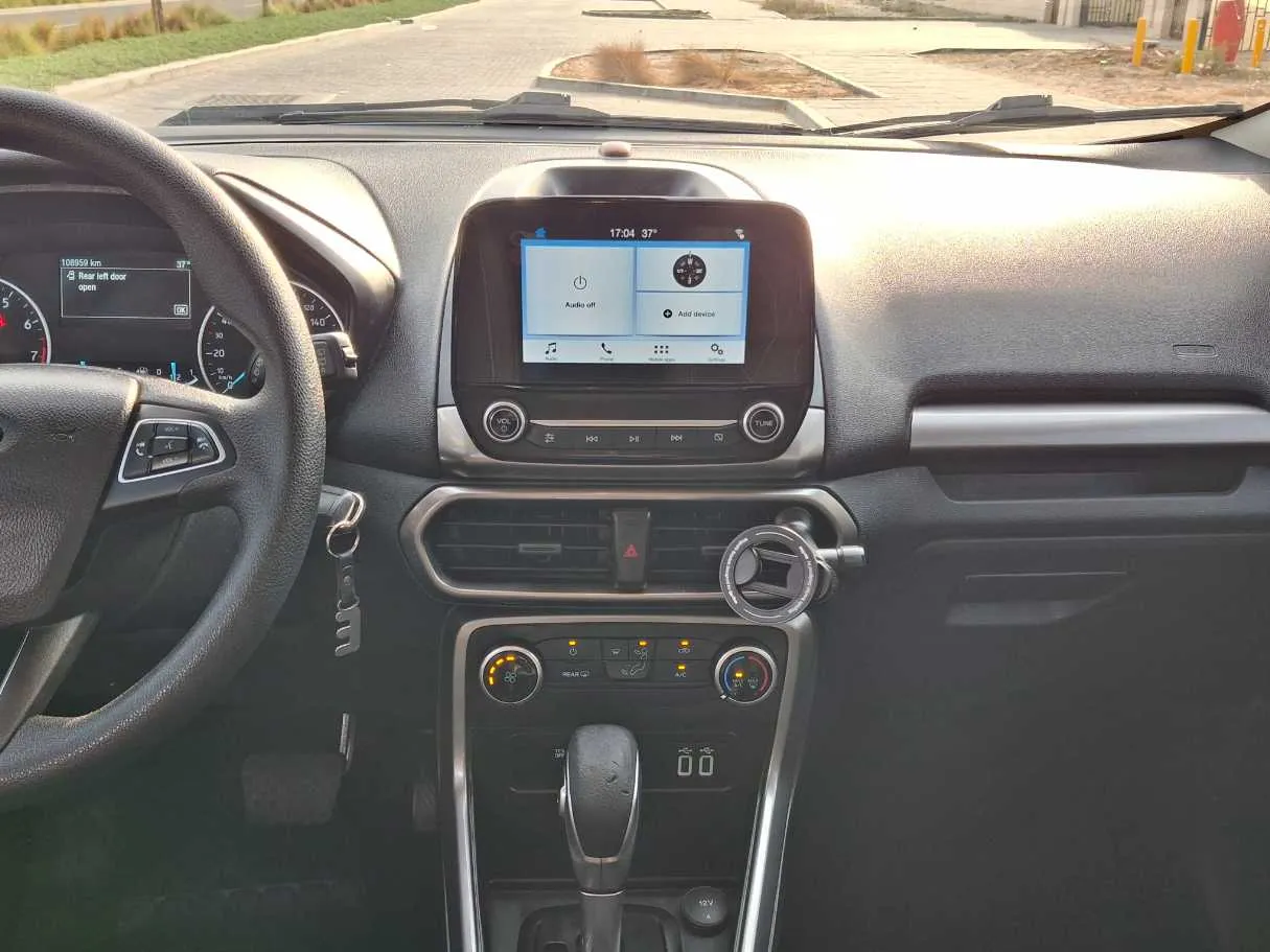 Car image 16