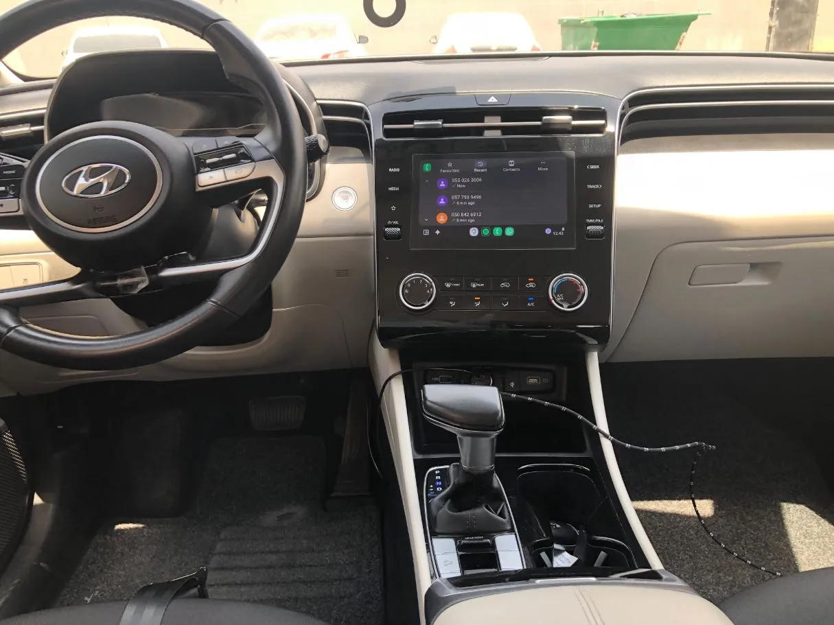 Car image 15