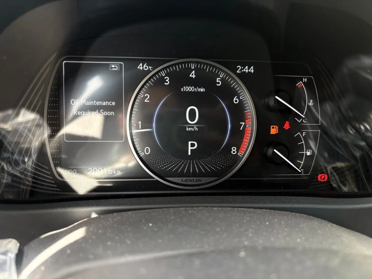 Car image 24