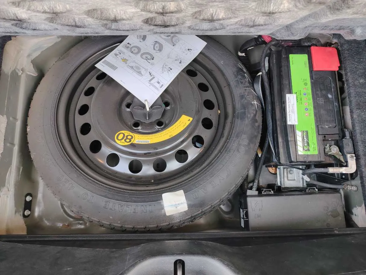Car image 37