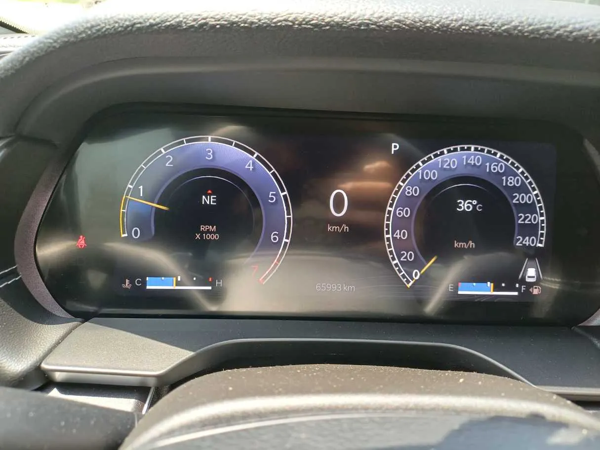 Car image 19