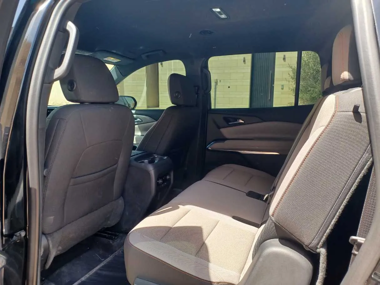 Car image 14