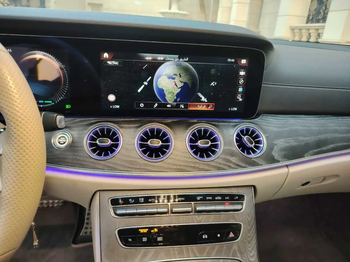 Car image 25