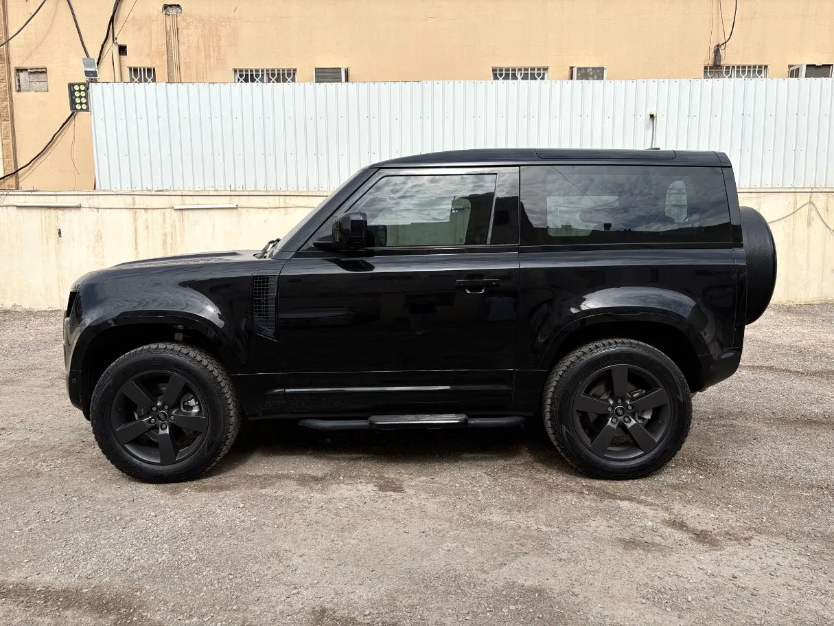 Car image 8