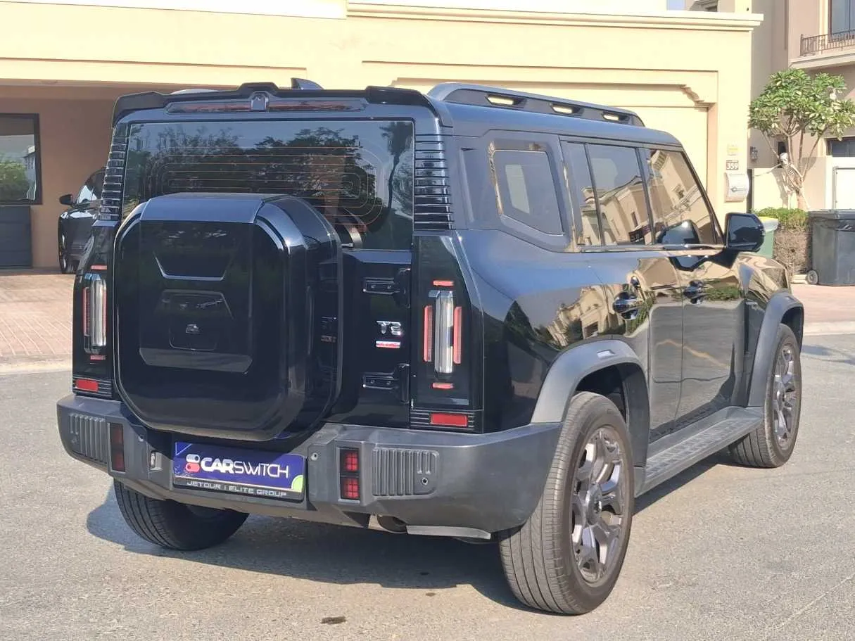 Car image 5