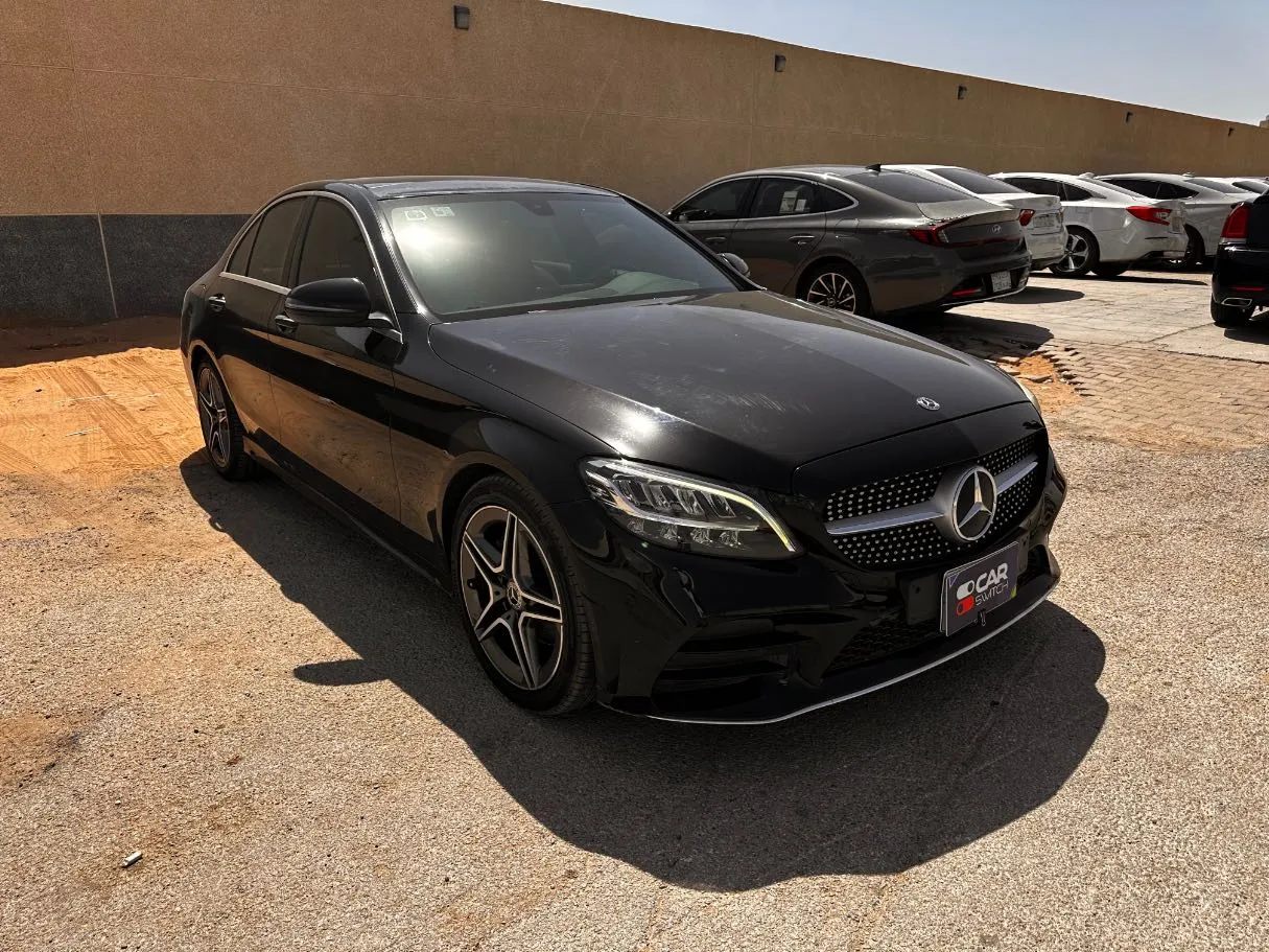 Car image 3