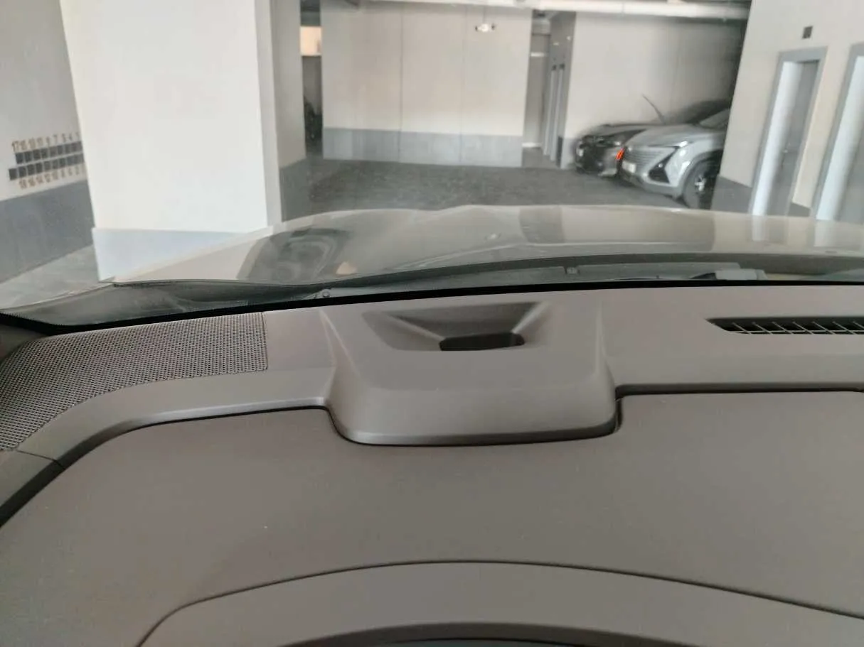 Car image 38