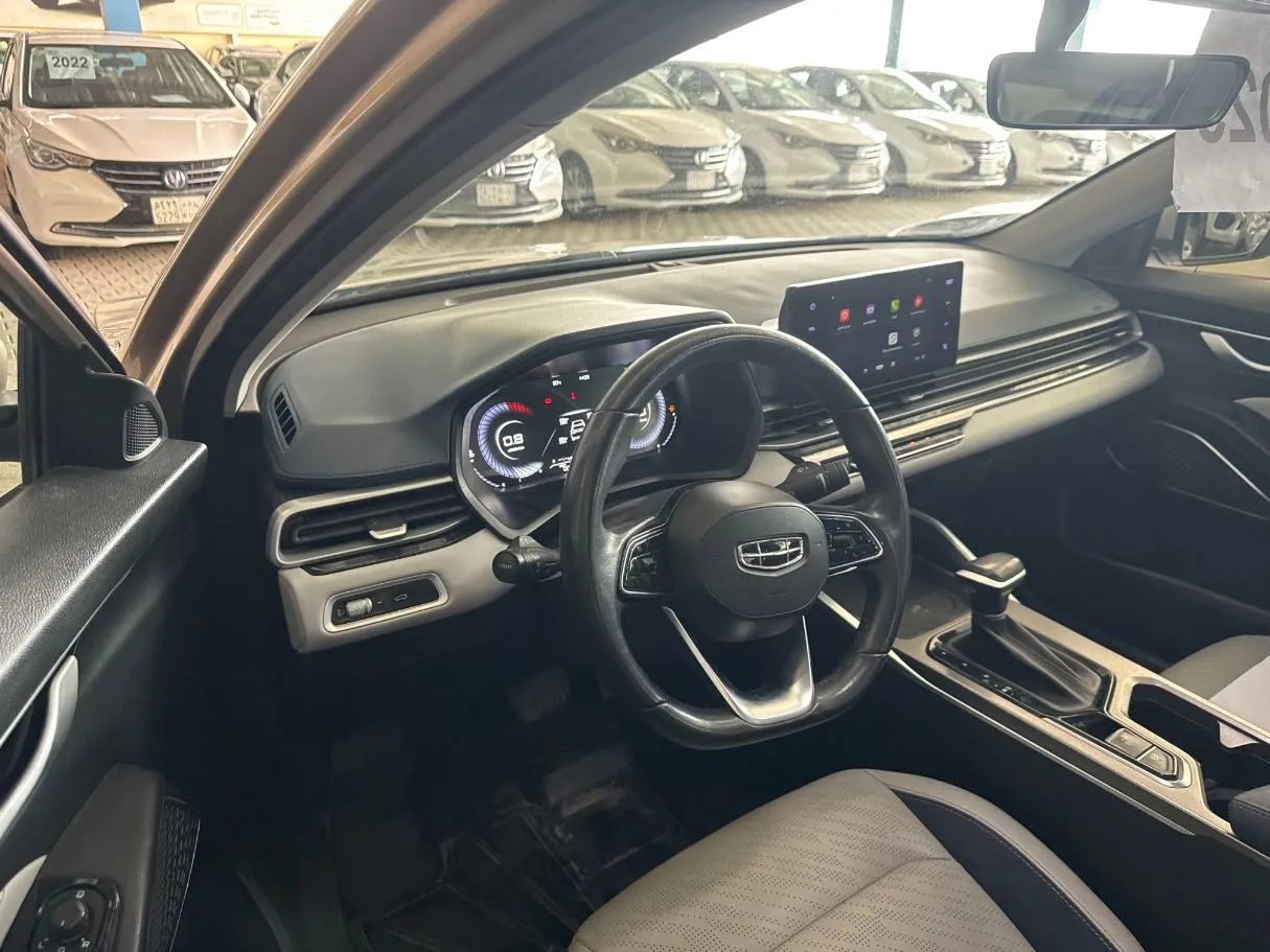 Car image 15