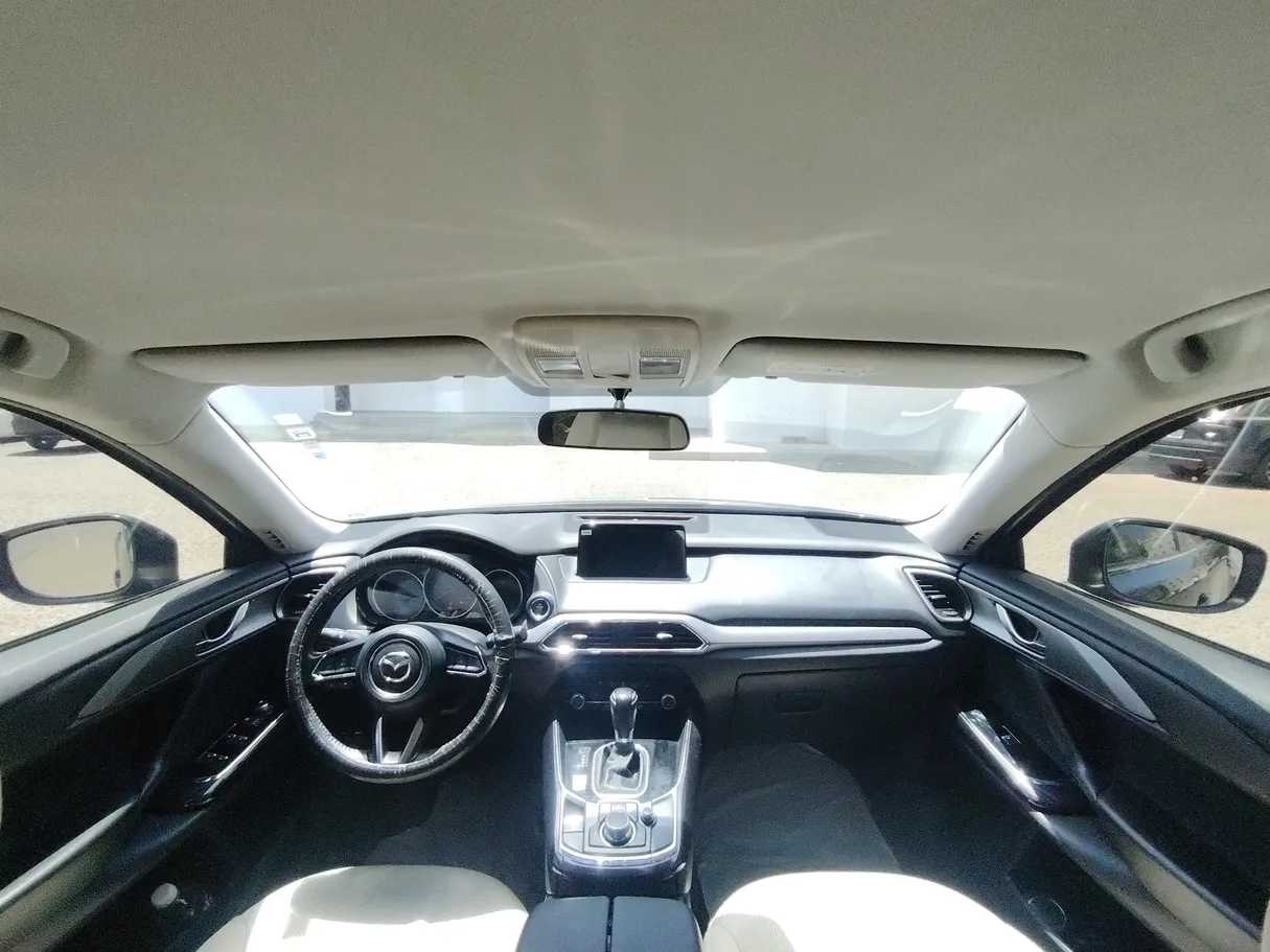 Car image 17