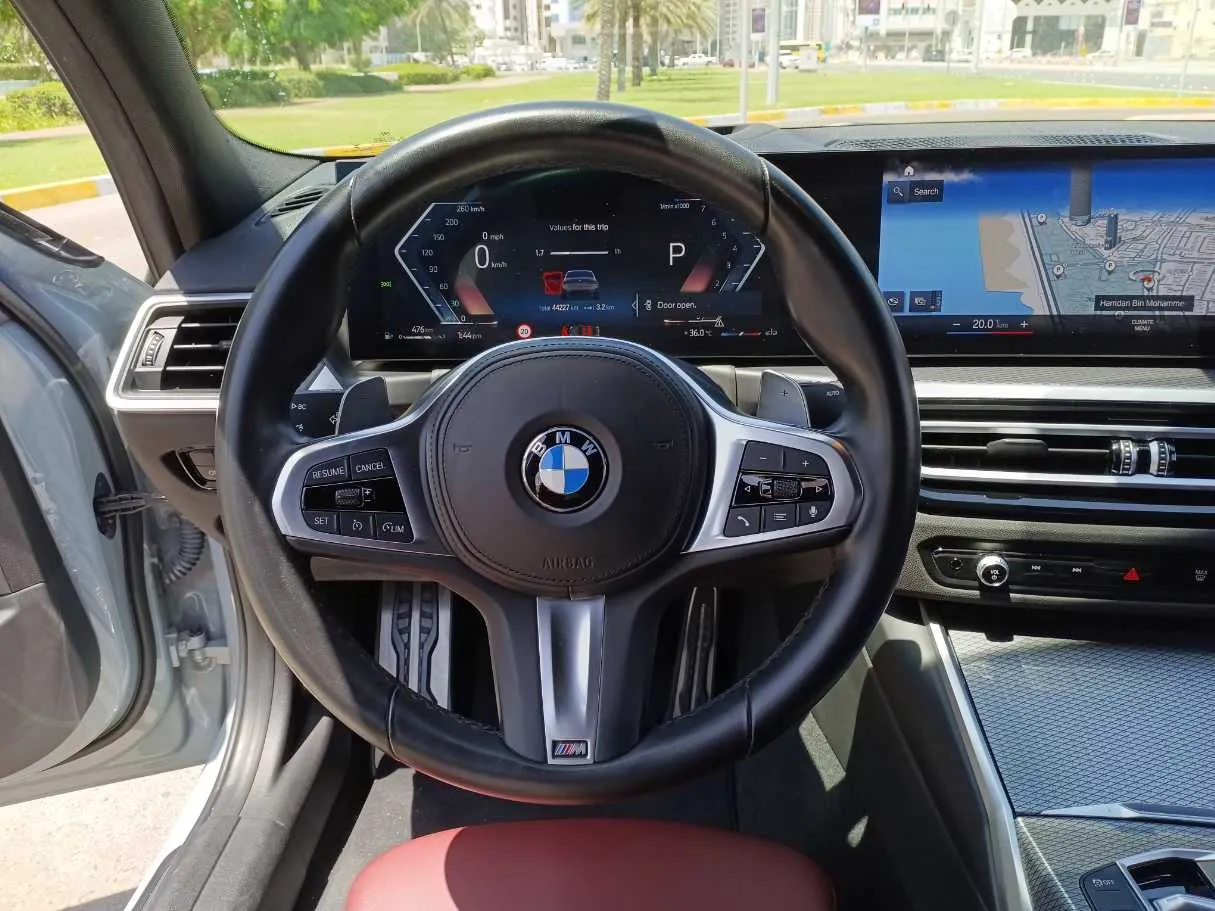 Car image 14