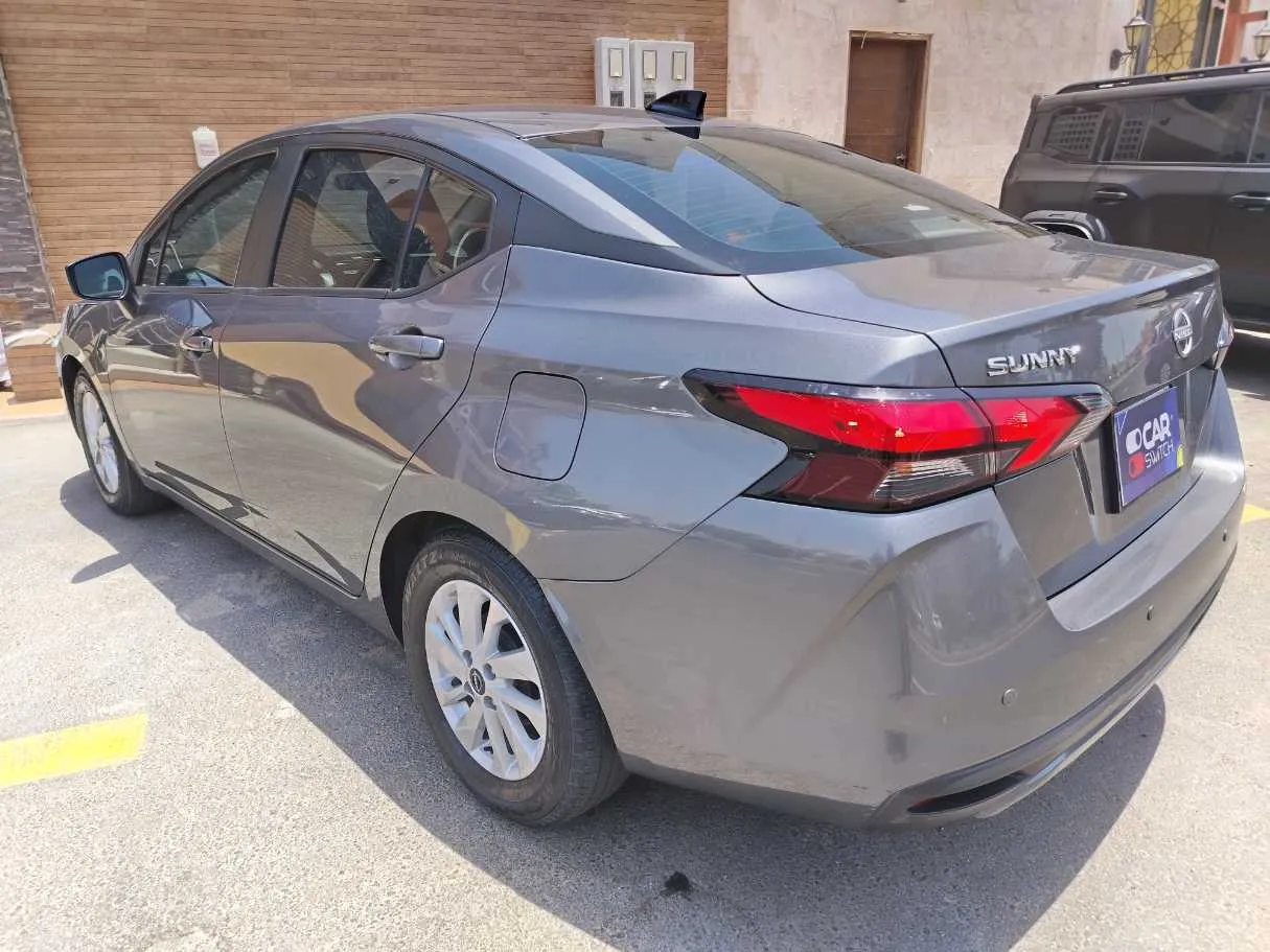 Car image 7