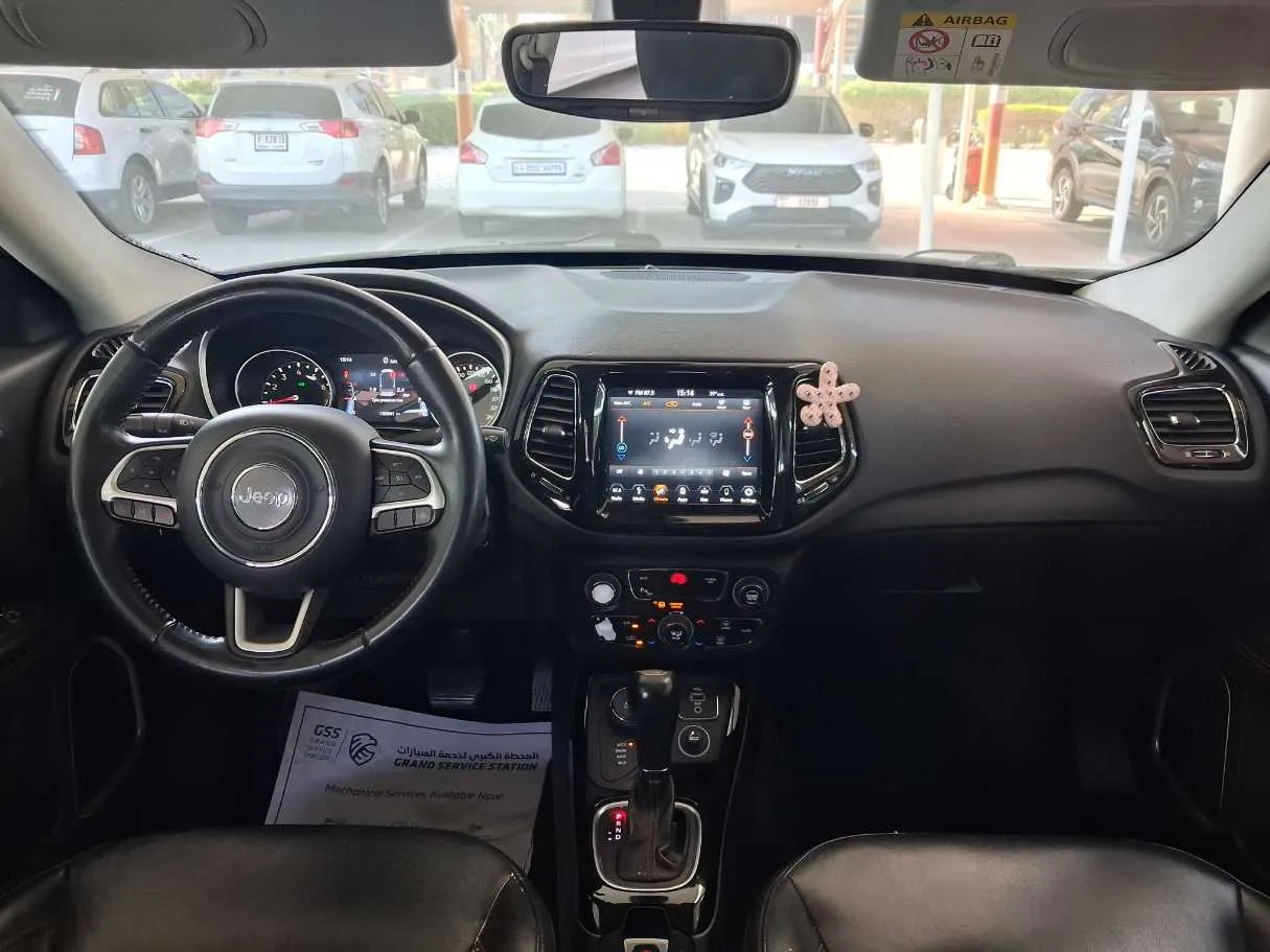 Car image 15