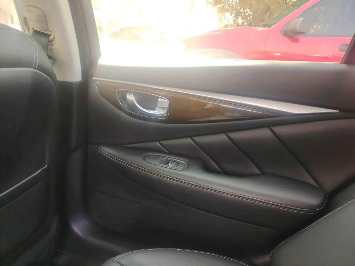 Car image 35
