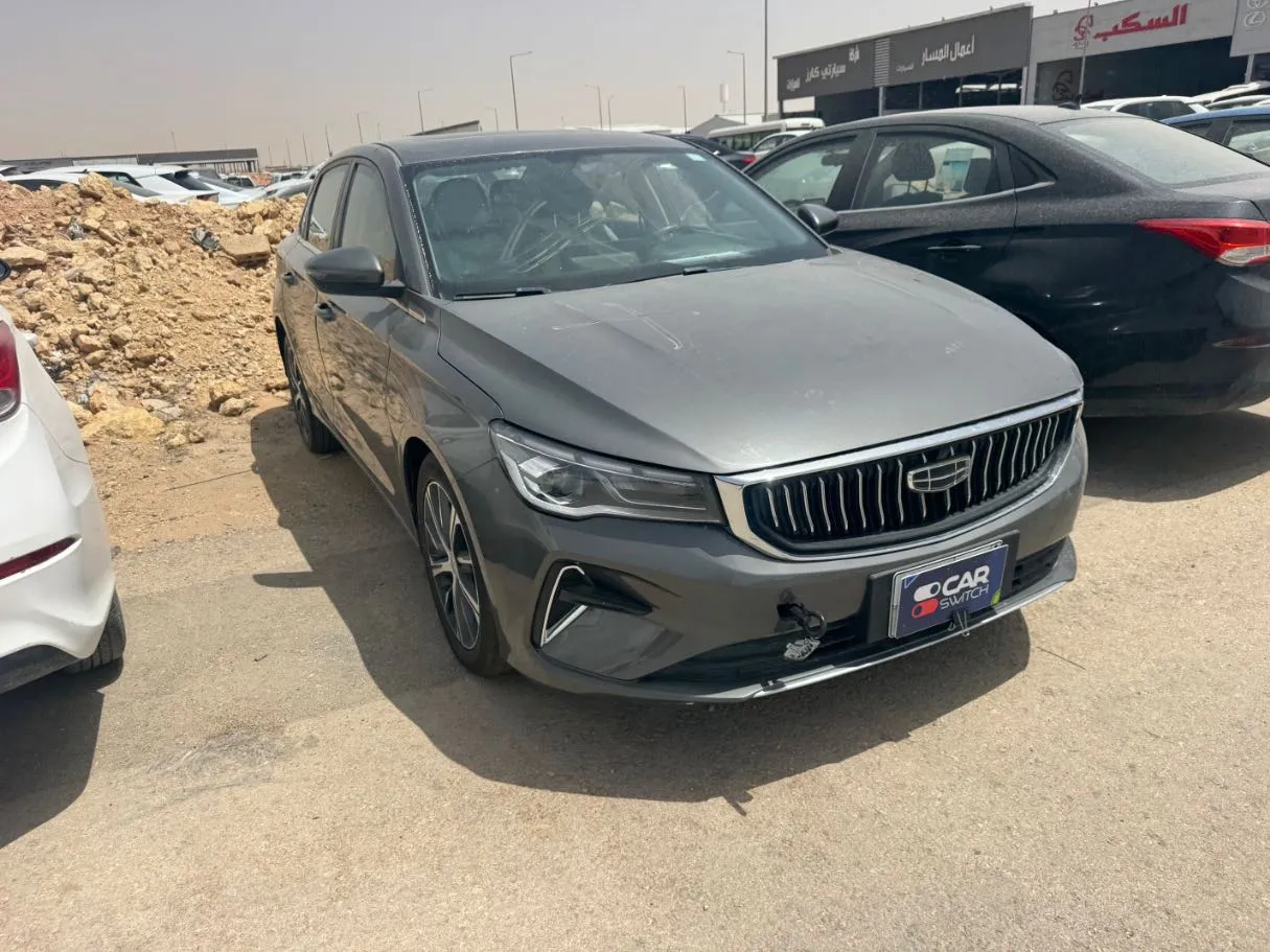 Car image 3