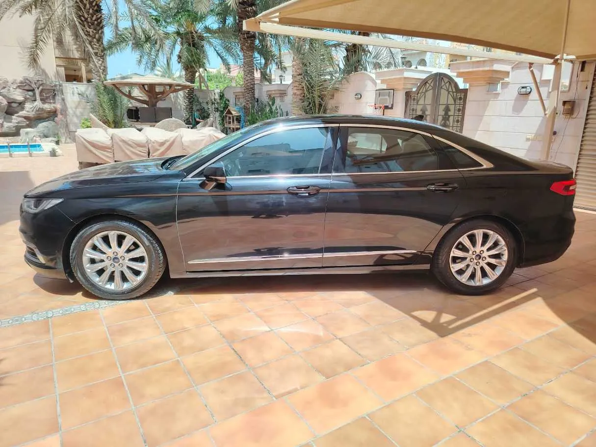 Car image 8